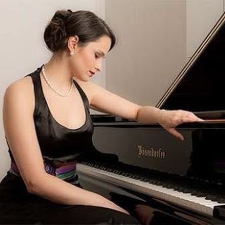 ДОРА ДЕЛИЙСКА - пиано