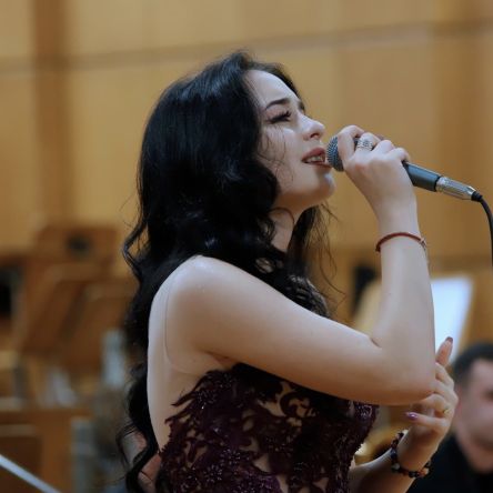 В света на мюзикъла